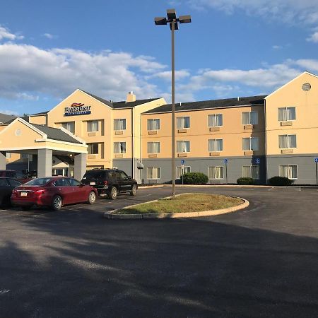 Baymont By Wyndham Chambersburg Hotel Buitenkant foto