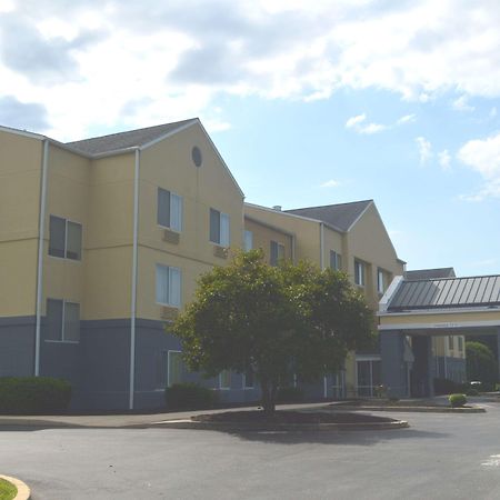 Baymont By Wyndham Chambersburg Hotel Buitenkant foto