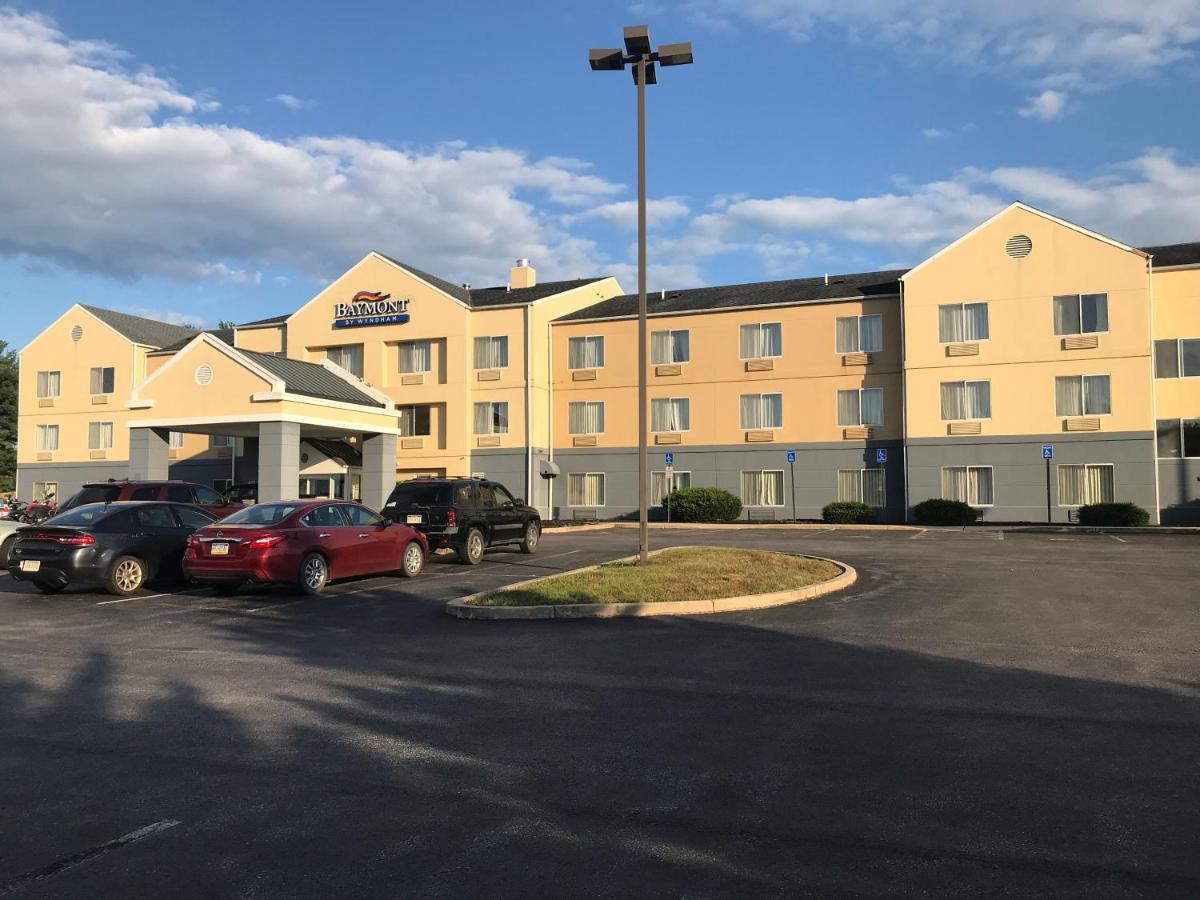 Baymont By Wyndham Chambersburg Hotel Buitenkant foto
