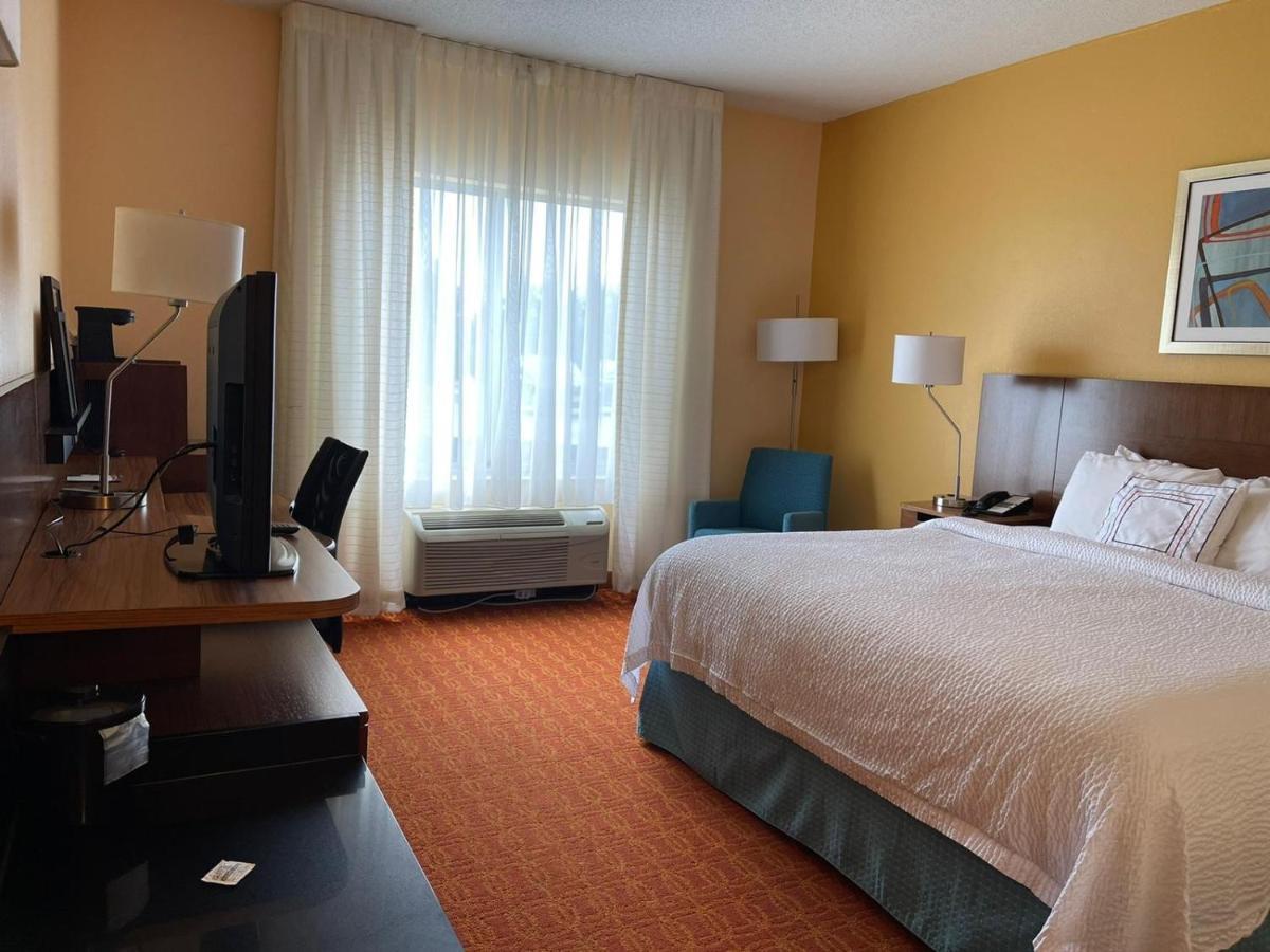 Baymont By Wyndham Chambersburg Hotel Buitenkant foto