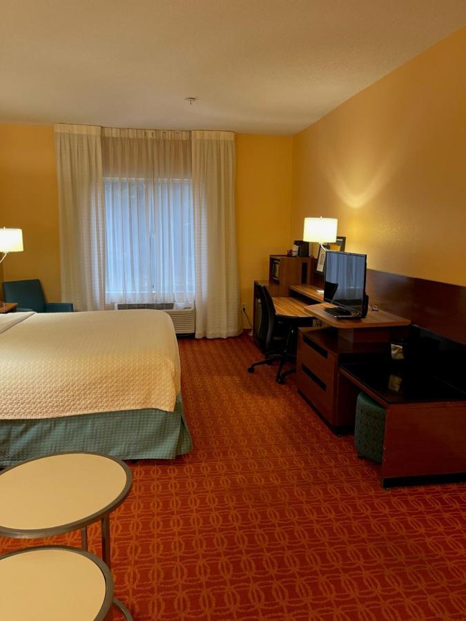 Baymont By Wyndham Chambersburg Hotel Buitenkant foto