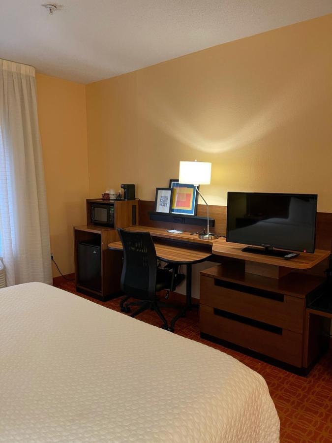 Baymont By Wyndham Chambersburg Hotel Buitenkant foto