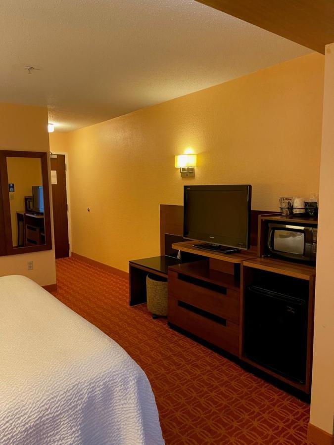 Baymont By Wyndham Chambersburg Hotel Buitenkant foto