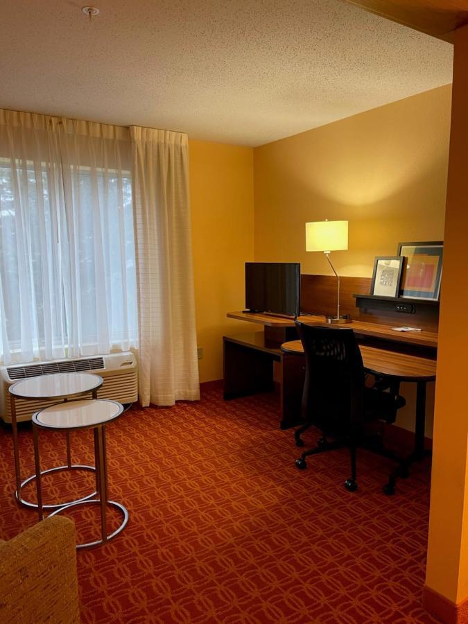 Baymont By Wyndham Chambersburg Hotel Buitenkant foto