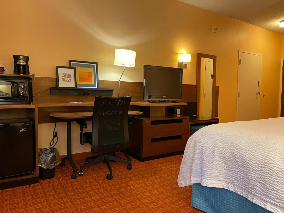 Baymont By Wyndham Chambersburg Hotel Buitenkant foto
