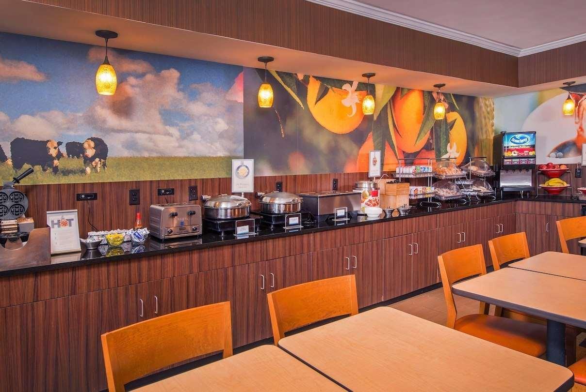 Baymont By Wyndham Chambersburg Hotel Buitenkant foto