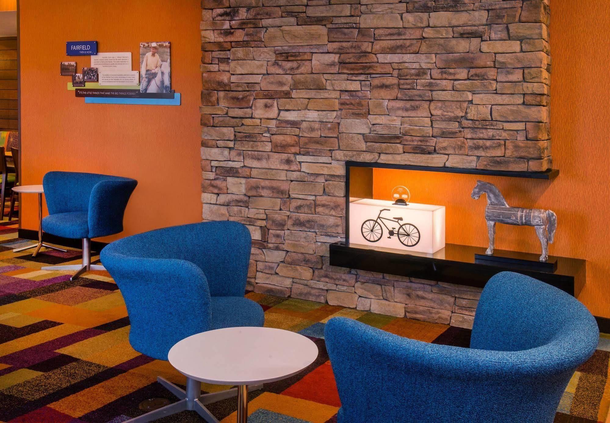 Baymont By Wyndham Chambersburg Hotel Buitenkant foto