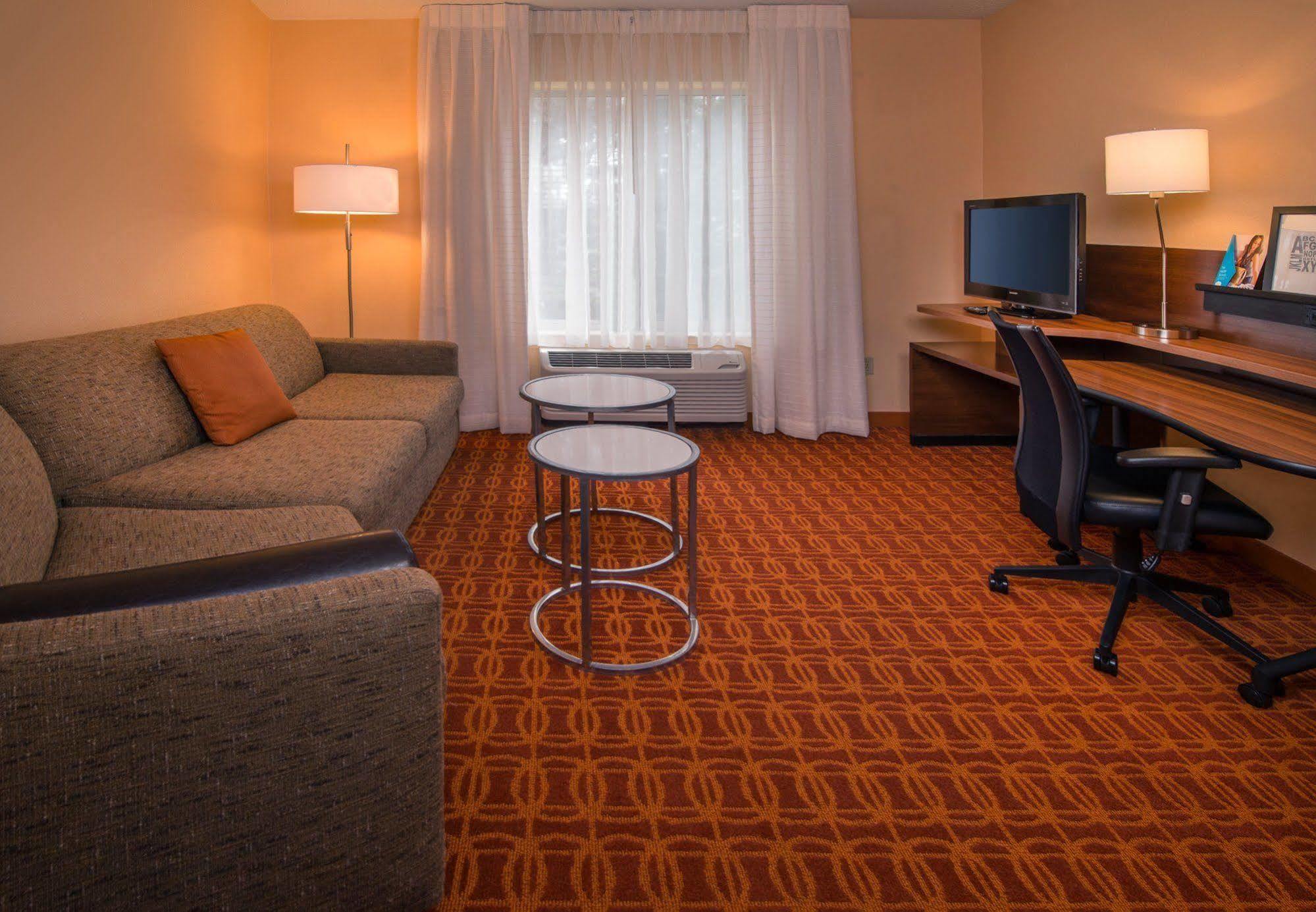 Baymont By Wyndham Chambersburg Hotel Buitenkant foto