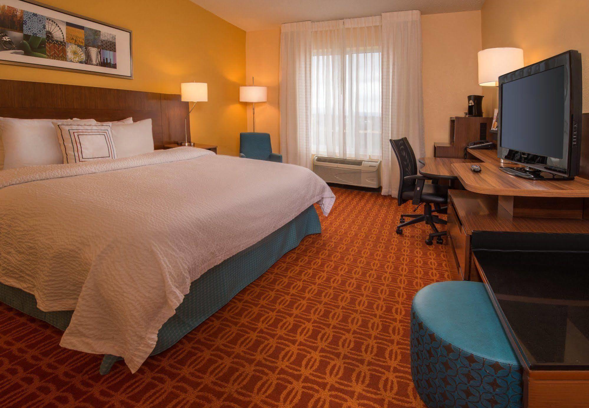 Baymont By Wyndham Chambersburg Hotel Buitenkant foto