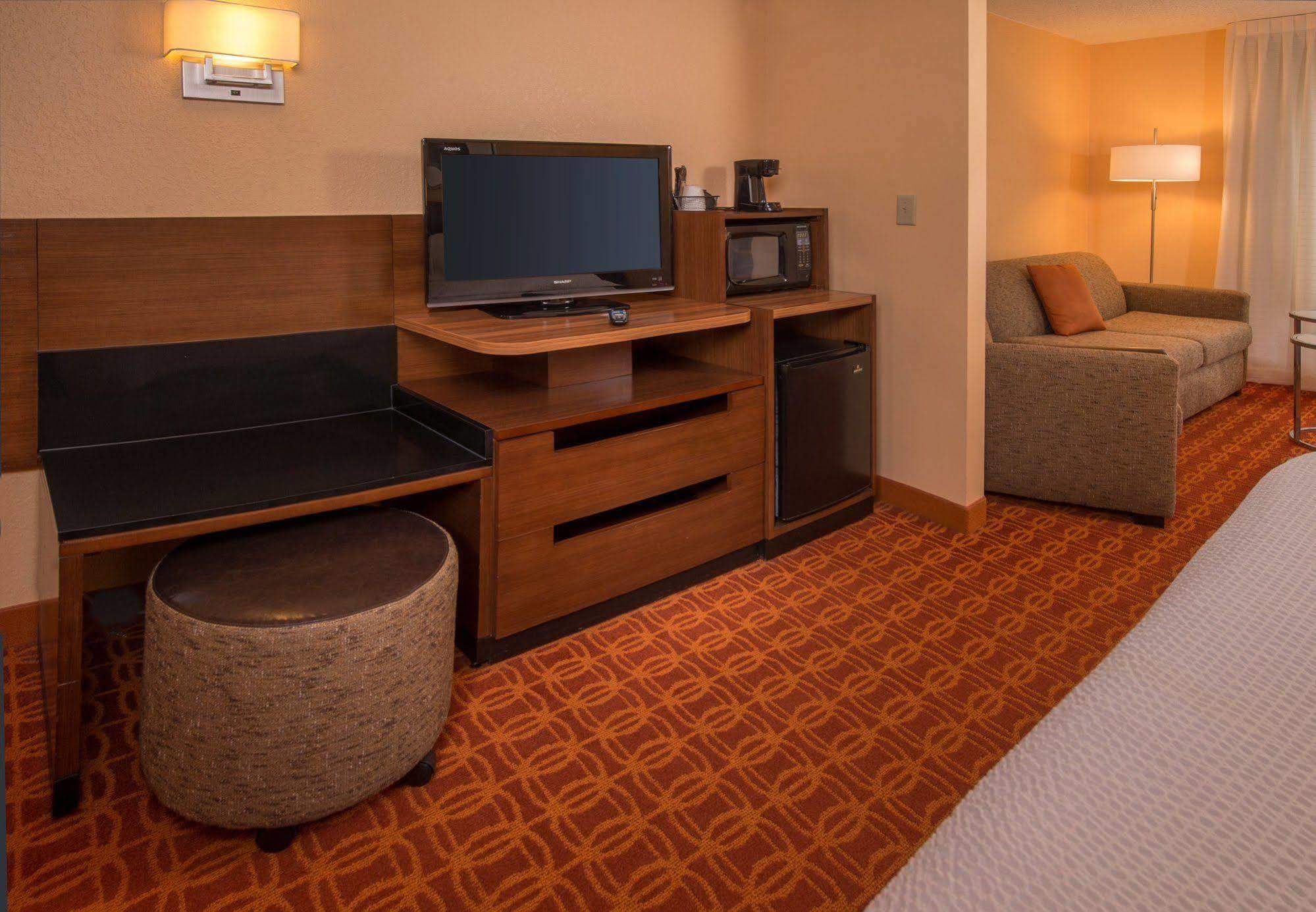 Baymont By Wyndham Chambersburg Hotel Buitenkant foto