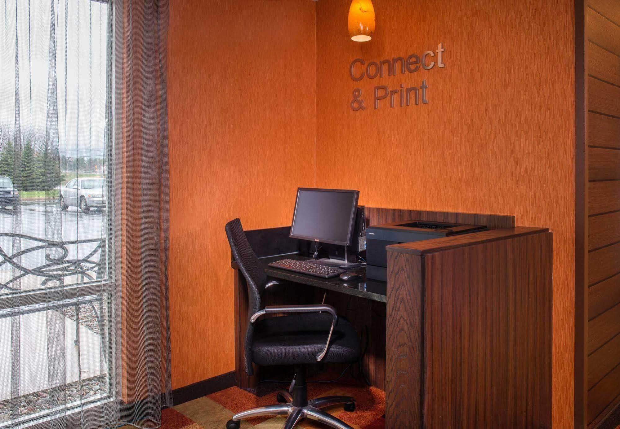 Baymont By Wyndham Chambersburg Hotel Buitenkant foto